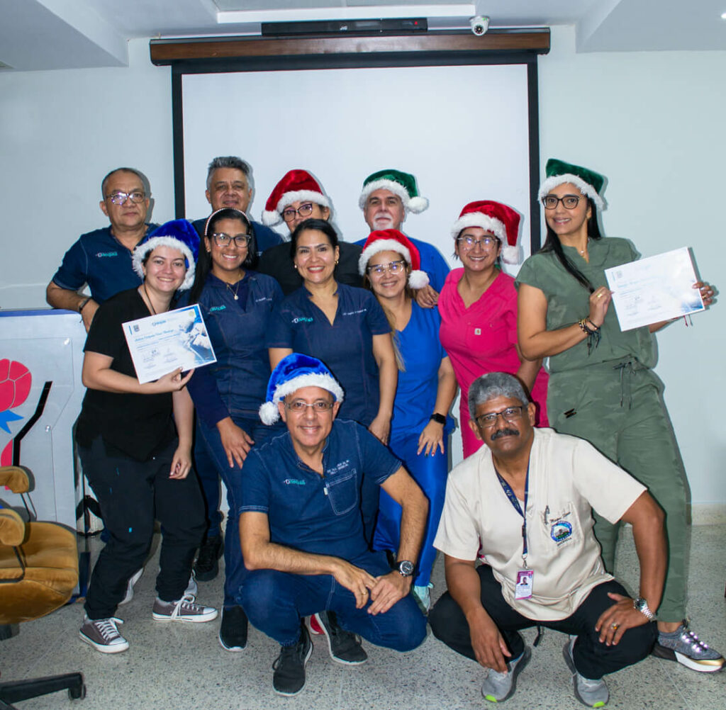 participantes del curso básico de cirugía laparoscópica en UNEQUIA, formación quirúrgica con simulación en Maracay, Venezuela – galería de cursos